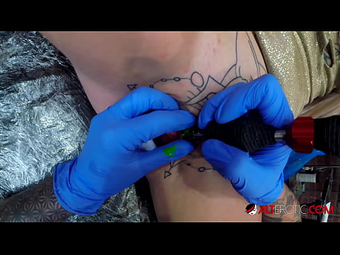 ❤️ Sully Savage mai tsananin jarfa ta yi tattoo a kan kwarin ta ️❌ a mu %ha.super-vip.top